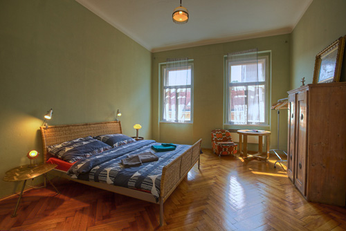 MAIN BEDROOM