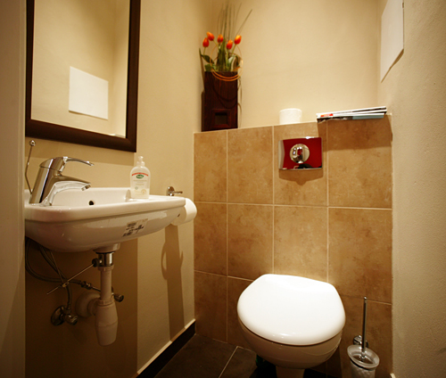 
Toilet in Spanelska 2 apartment accommodation.  Prague Hotel apartment accomodation lodging is offered  by accommodation in Prague and apartments in Prague. This short-term apartment rental Accomodation is close to Prague’s Wenceslas Square and Muzeum and is in Stare Mesto and is offered by apartments in Prague