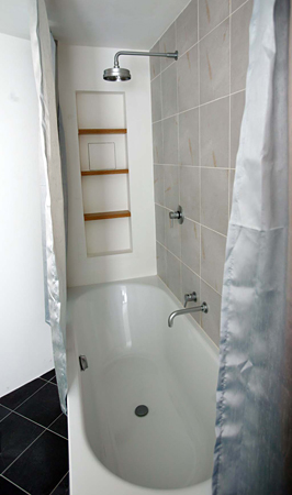 
Bathroom in Janska 7, appartament 5.  Prague Hotel apartment accommodation offered  by accommodations in Prague. This short-term apartment rental Accomodation is close to Prague’s Charles Bridge and Malostranske Namesti is in Mala Strana